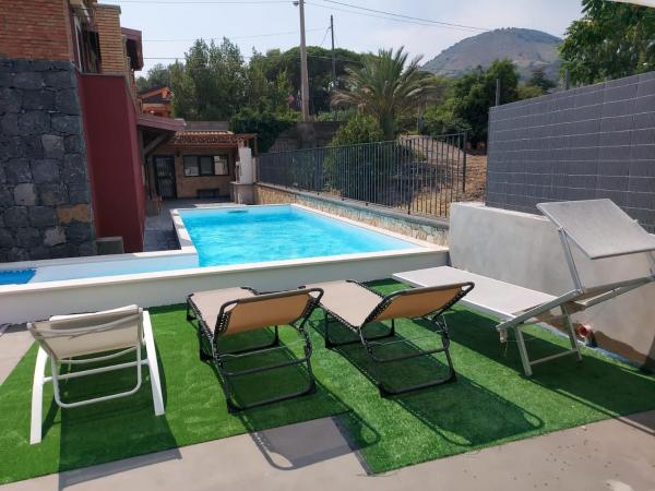 Giardino dEstate - Villa con piscina, Buchen Sie  Hotels mit Pool in Sizilien, Schwimmbad