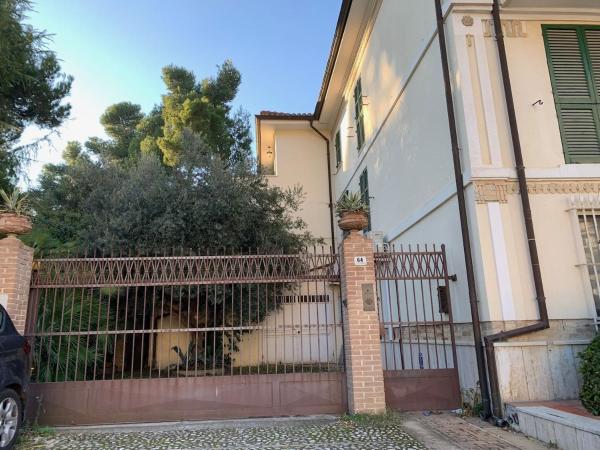 Villa Adele Città SantAngelo, Reserva ahora  Hoteles en Abruzos con aparcamiento, Aparcamiento