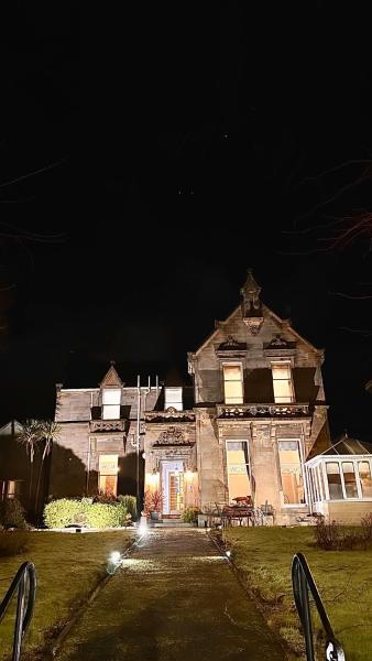 West Coates Mansion, Buchen Sie  Hotels in Lothian mit Parkplatz, Parkplätze