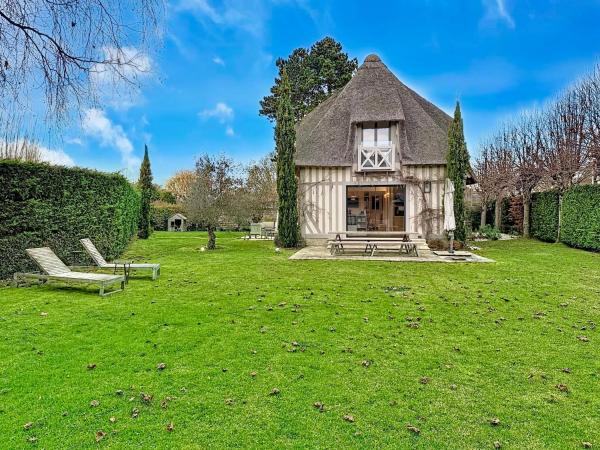 Villa Célestine YourHostHelper, Prenota  Hotel a Normandia con parcheggio, Parcheggio