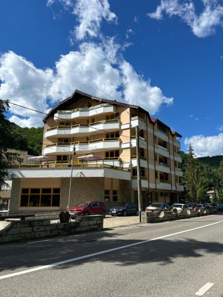 Montana Inn Slănic Moldova, Prenota  Slănic-Moldova 