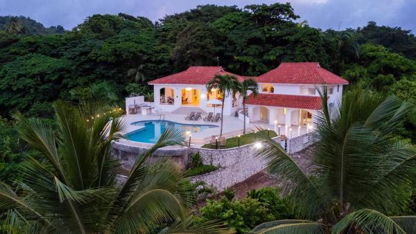 Villa Playa Colorada Eco-Luxury Beachfront Retreat, Buchen Sie  La Colmena Dominikanische Republik