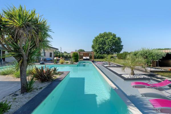 Villa de l’isle, Reserva ahora  Hoteles en Aquitania con aparcamiento, Aparcamiento