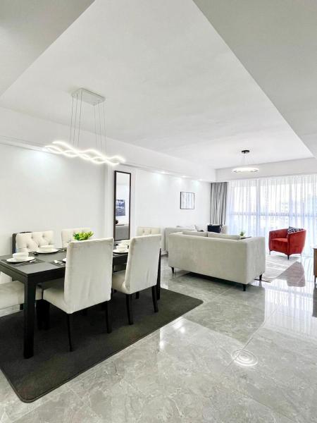 The executive loft three bedroom apartment with amazing breathtaking city views , swimming pool ,gym ,private ample parking space with designated child playground area, Buchen Sie Ferienwohnung Nairobi CBD Nairobi