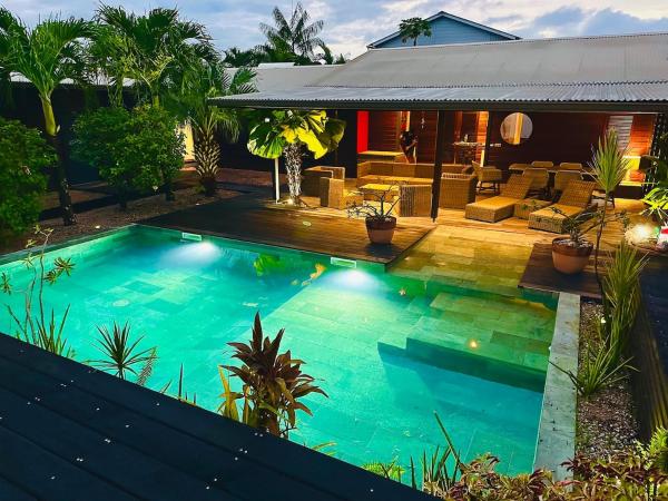 Villa Caroline, Reserva ahora  Hoteles con piscina en Cayena, Piscina