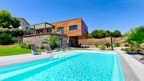 Casamea - Villa Familiale, Piscine chauffée, Clim, Réserver  Ajaccio 