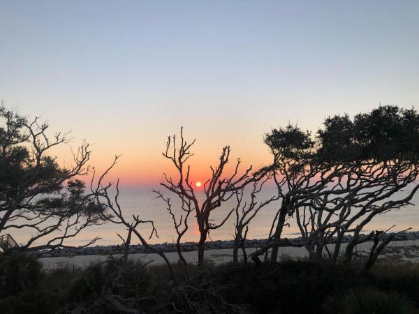 Villa 504 - Ocean Driftwood, Buchen Sie  Hotels in Georgia mit Parkplatz, Parkplätze