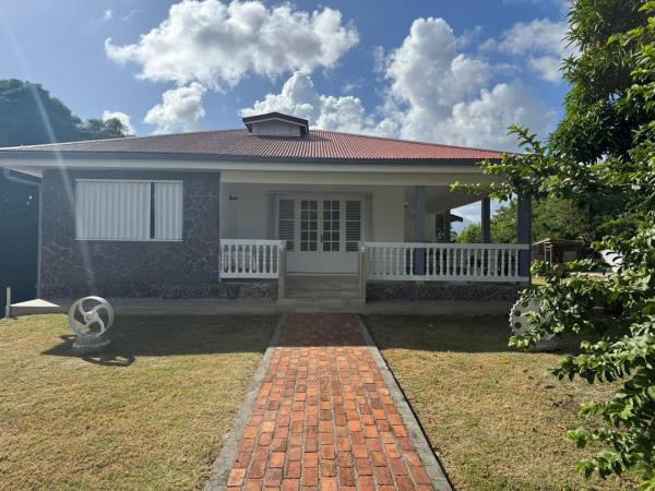 Villa Valey, spacious and authentic, Buchen Sie  Le Lamentin Fort-de-France