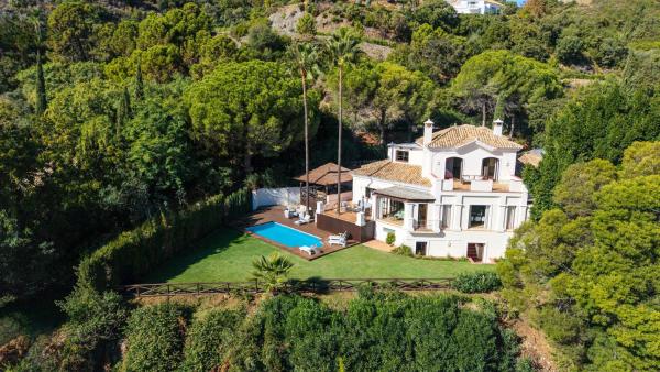 VACATION MARBELLA I Villa Vogue, La Zagaleta, Private Heated Pool, Private Golf Course, BBQ Grill, Movie Theater, Prenota  Hotel a Costa del Sol con piscina, Piscina