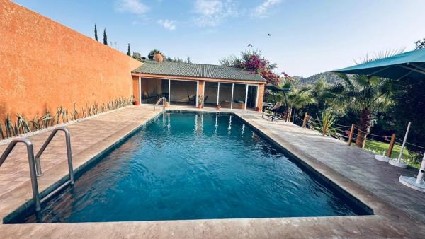Villa ayour avec piscine et jardin dans la montagne, Prenota  Ajarif Souss-Massa-Draa
