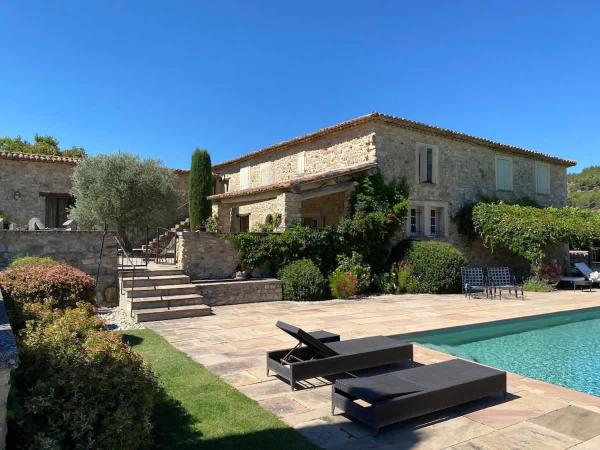 Villa La Renardiere 18th Century Stone Farmhouse with Heated Pool 47 Ha of Luberon Nature Perfect for Groups and Families, Réserver  Montjustin France