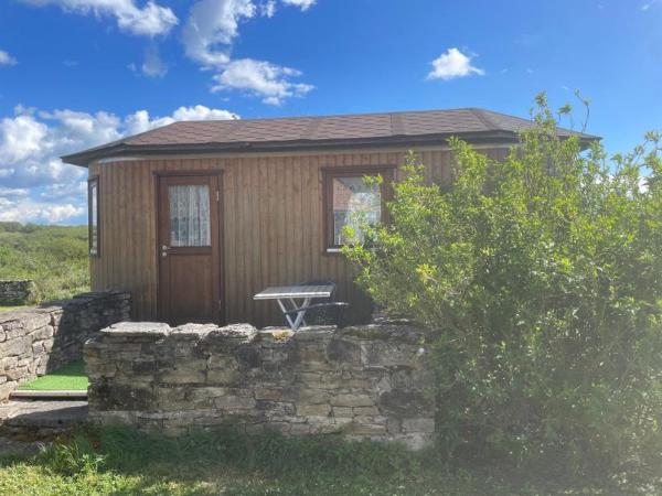 Roulotte au domaine du Bouygues, Réserver  Salvagnac-Cajarc Languedoc-Roussillon