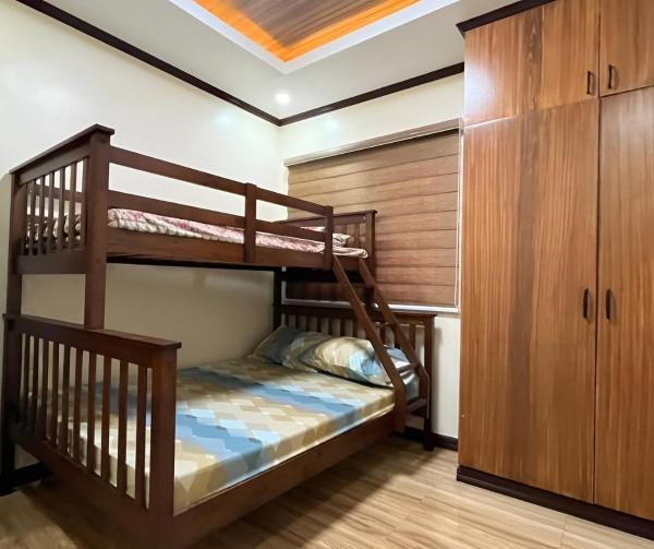 Ranch-o-tel Guesthouse, Prenota  Villasis Luzon