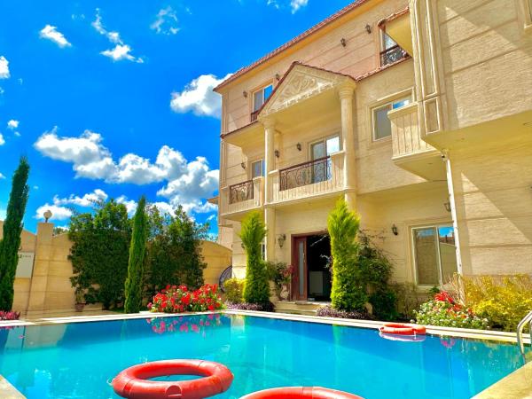 Luxury Private Villa lake view Alexandria, Book  Hotels in Alexandria Governorate with a Pool, Swimming Pool