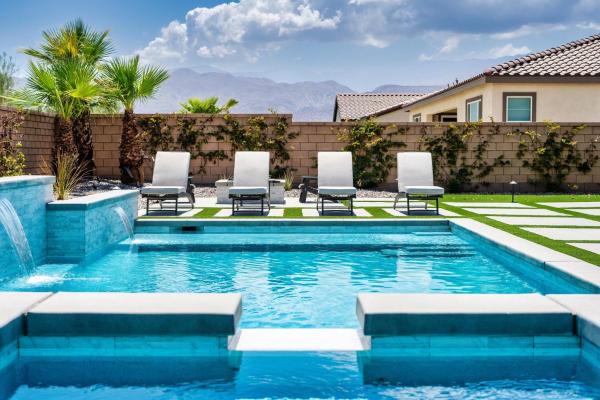 Brand New 5 Star Villa & Pool-Spa-Firepit-Bbq more, Reserva ahora  Hoteles en Mecca con aparcamiento, Aparcamiento