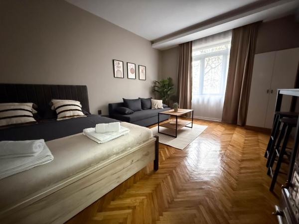 Millenium Apartments City Center, Buchen Sie Ferienwohnung Hotels in Zentralserbien mit Parkplatz, Parkplätze