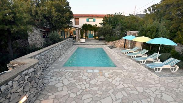 Villa Buby by Villas Guide, Buchen Sie  Hotels mit Pool in Kvarner-Bucht, Schwimmbad