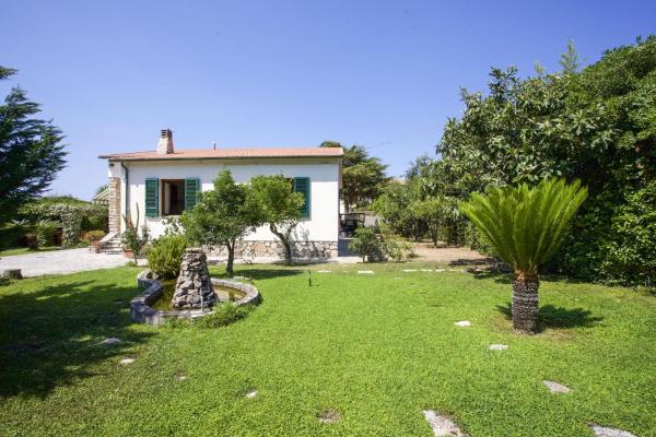 Villa Leo in zona residenziale vicino a Portoferraio, Reserva ahora  Hoteles en Elba con aparcamiento, Aparcamiento