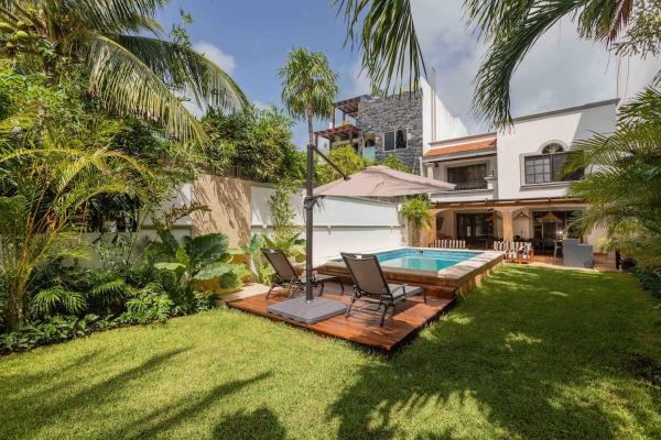Villa with a beautiful terrace, BBQ Grill and pool, Prenota  Cancún Quintana Roo