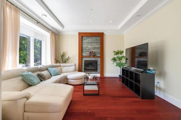 Luxury 4-Bedroom Villa, Réserver  Hôtels à Colombie-Britannique avec parking, Parking