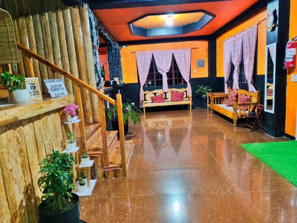 Town Proper Staycation in Sagada, Prenota  Hotel a Luzon con parcheggio, Parcheggio