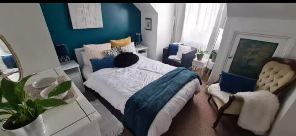 Cosy Carolines, Buchen Sie  Devonport Devon
