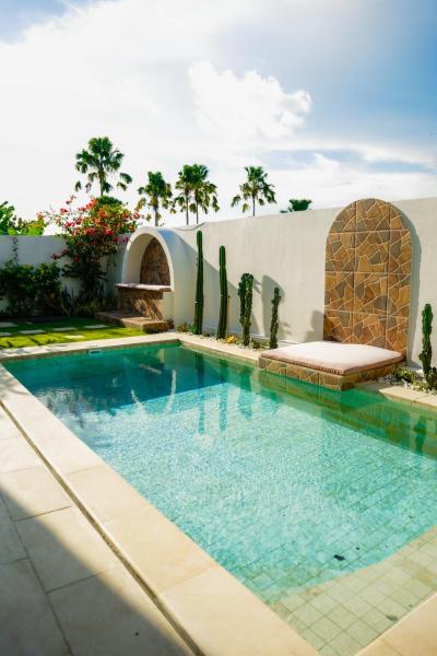 SummerVille Uluwatu by REJA Villas, Reserva ahora  Hoteles con piscina en Bali, Piscina