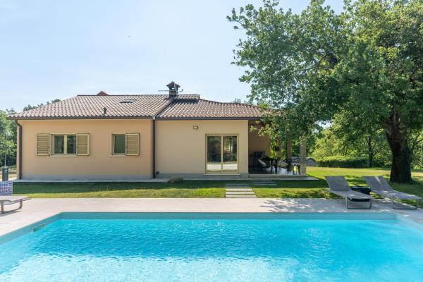 Villa Aria Labin for 6 persons with private 32 m2 pool, kids playground and large garden, Reserva ahora  Santalezi Istria central