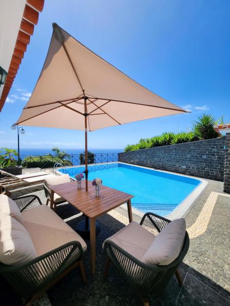 Villa Ocean Wave Calheta - Heated Pool & Stunning Ocean View, Reserva ahora  Hoteles con piscina en Calheta, Piscina