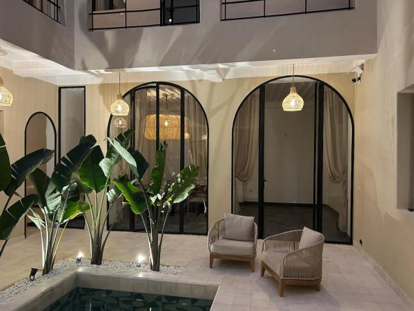 Riad A lOmbre du Palais, Buchen Sie  Hotels in Marrakech-Safi mit Parkplatz, Parkplätze