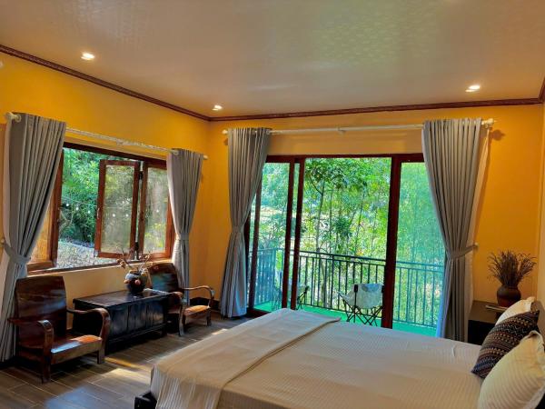 Pá Hideaway, Prenota  Trung Khanh Cao Bang