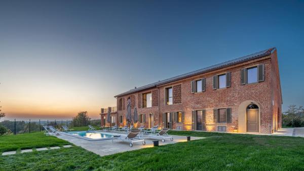 CASCINA BUZIO 12, Emma Villas, Reserva ahora  Hoteles con piscina en Piamonte, Piscina