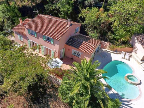Provencal Villa With Pool Near Figanières, Prenota  Hotel a Alvernia con parcheggio, Parcheggio