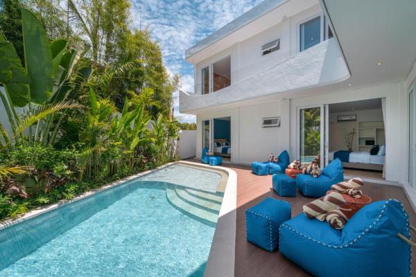 Wave - 6BR Luxe Canggu Villa with Rooftop & Pool, Buchen Sie  Hotels mit Pool in Badung, Schwimmbad