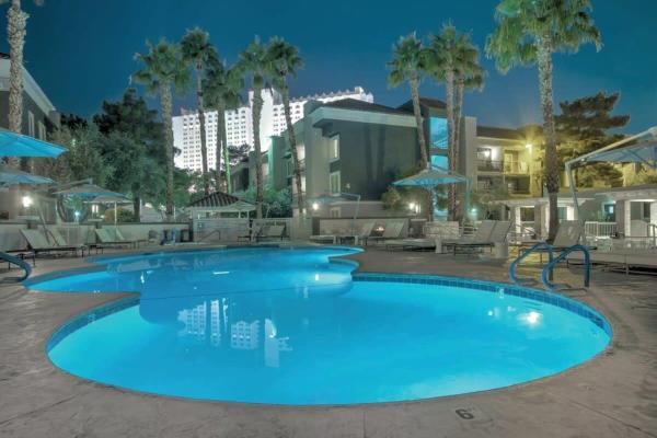 Wyndham Desert Rose Resort - 2BR- Apartment with Resort Access, Buchen Sie Ferienwohnung Las Vegas 