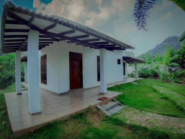 Adithya Resort, Reserva ahora  Nikawatawana Distrito de Matale