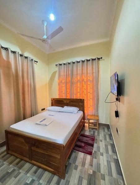 Serengeti Safari Inn, Buchen Sie  Hotels in Daressalam mit Parkplatz, Parkplätze