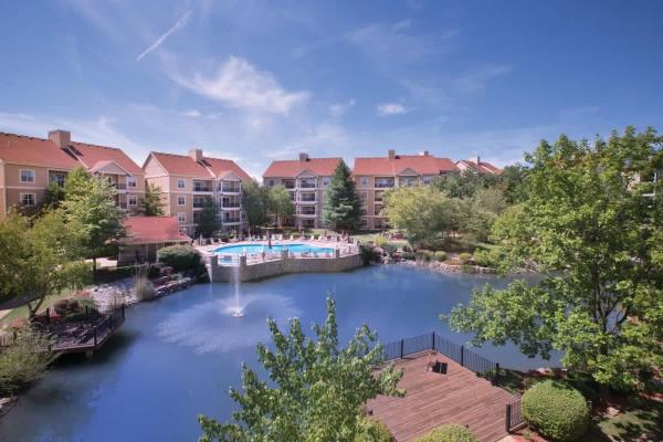Wyndham Branson at the Meadows - 2 BR- Apartment with resort Access, Buchen Sie Ferienwohnung Hotels mit Pool in Missouri, Schwimmbad