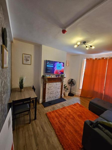 Sky homes, Book  London Greater London, near Greenwich Market