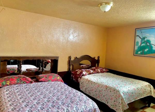 Hotel Venus, Reserva ahora  Hoteles en Guatemala con aparcamiento, Aparcamiento