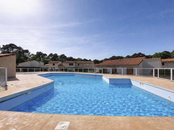 Holiday Home Les Villas de La Palmyre by Interhome, Reserva ahora  Hoteles en Aquitania con aparcamiento, Aparcamiento
