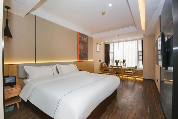 Chenlong Cafe Hotel, Buchen Sie  Hotels in Guangdong mit Parkplatz, Parkplätze