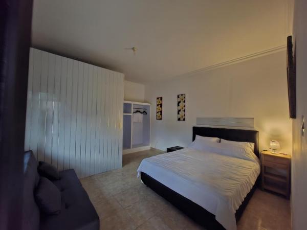 Hillside guest house and restaurant, Prenota  Hotel a Gitgit con colazione, Colazione