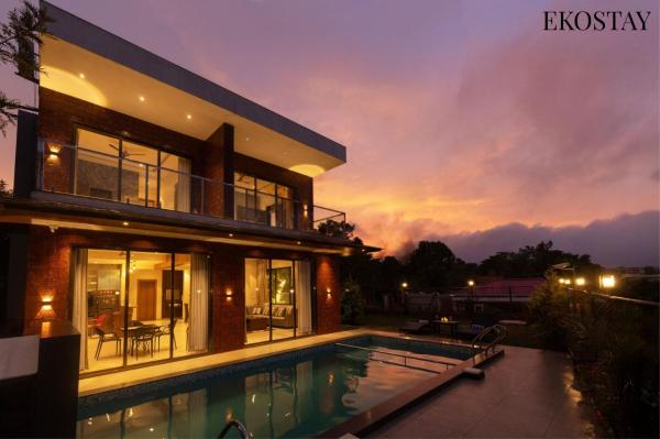 EKOSTAY - Terra Cotta Villa, Réserver  Hôtels à Maharashtra avec piscine, Piscine