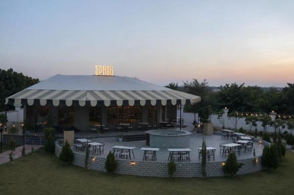 KMR Hotels & Resorts, Prenota  Hotel a Rajasthan con piscina, Piscina