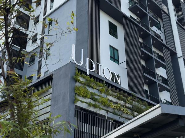 Rumaho Upton by Elica Kuching, Prenota  Hotel con piscina a Borneo, Piscina