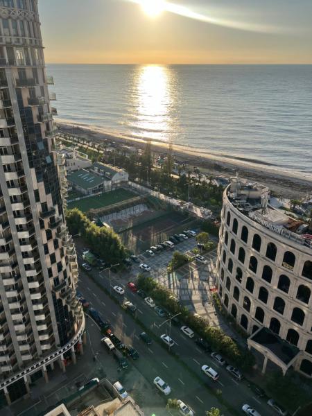 Luxury South Beach Hotel, Prenota  Hotel a Ajara con parcheggio, Parcheggio