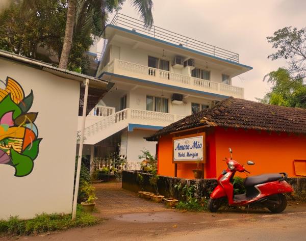 Hotel Amore Mio Morjim - Beachfront Hotel on Morjim Beach, Reserva ahora  Morjim 