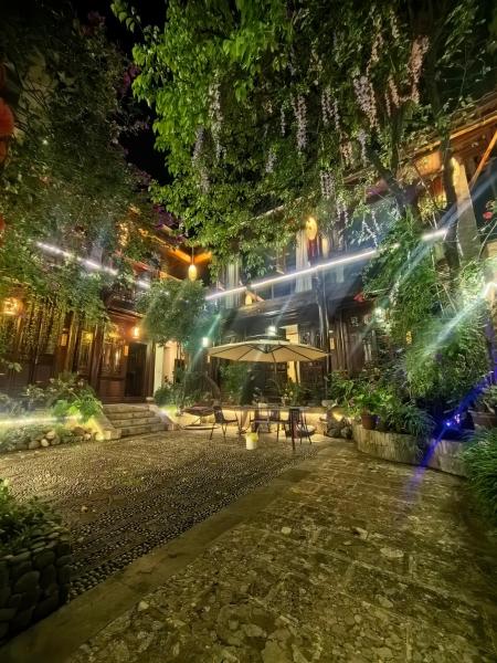 Mengtianhu Inn, Buchen Sie Hotel Lijiang Yunnan