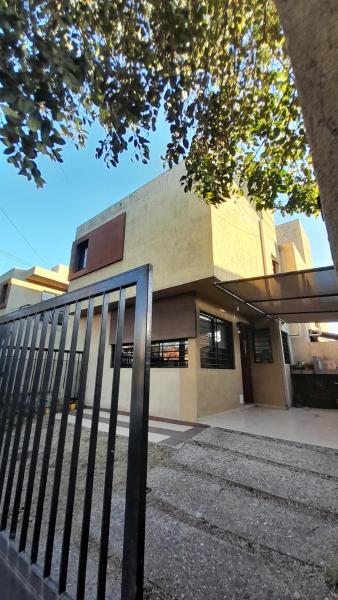 Duplex Villa Carlos Paz, Prenota  Hotel a Córdoba con parcheggio, Parcheggio